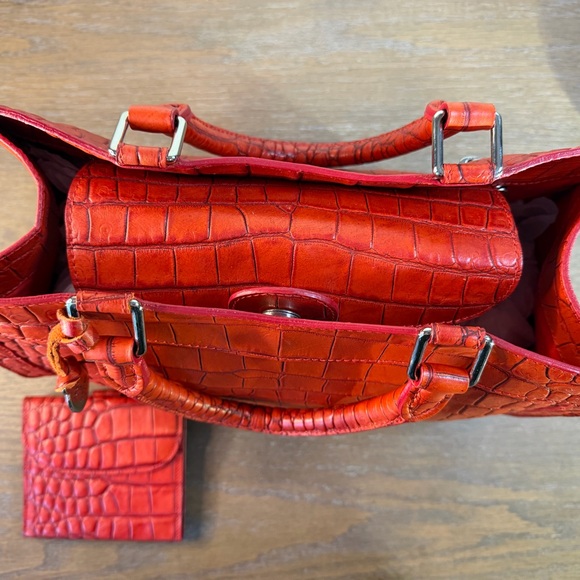 Dooney & Bourke Alto Leather Croc Embossed Satchel & wallet - Picture 10 of 17